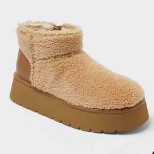 WILD FABLE 🐏 Missy Shearling Boot with Memory Foam Insole - Size 9